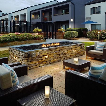 Courtyard By Marriott Raleigh Midtown Hotel Bagian luar foto