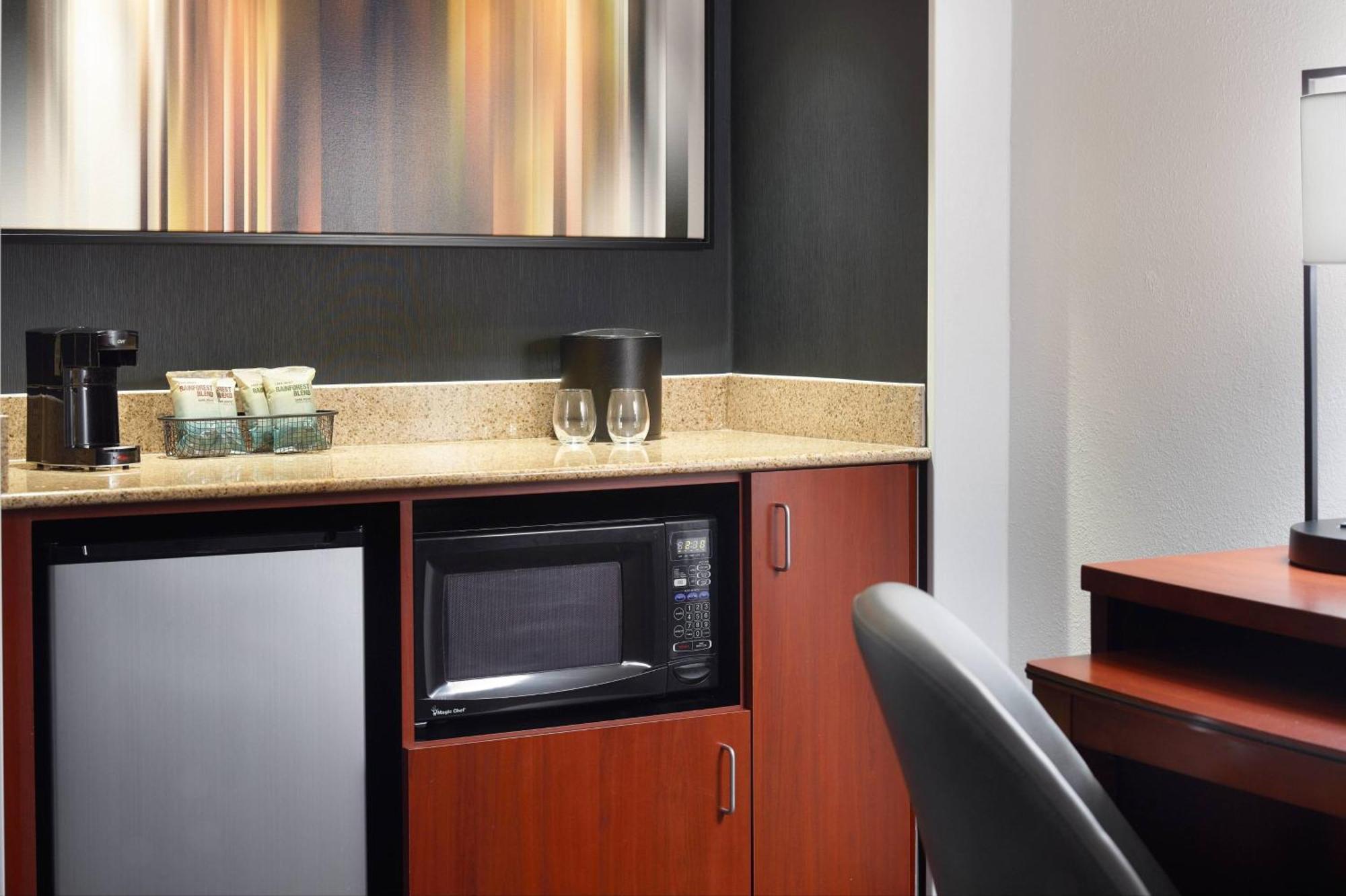 Courtyard By Marriott Raleigh Midtown Hotel Bagian luar foto