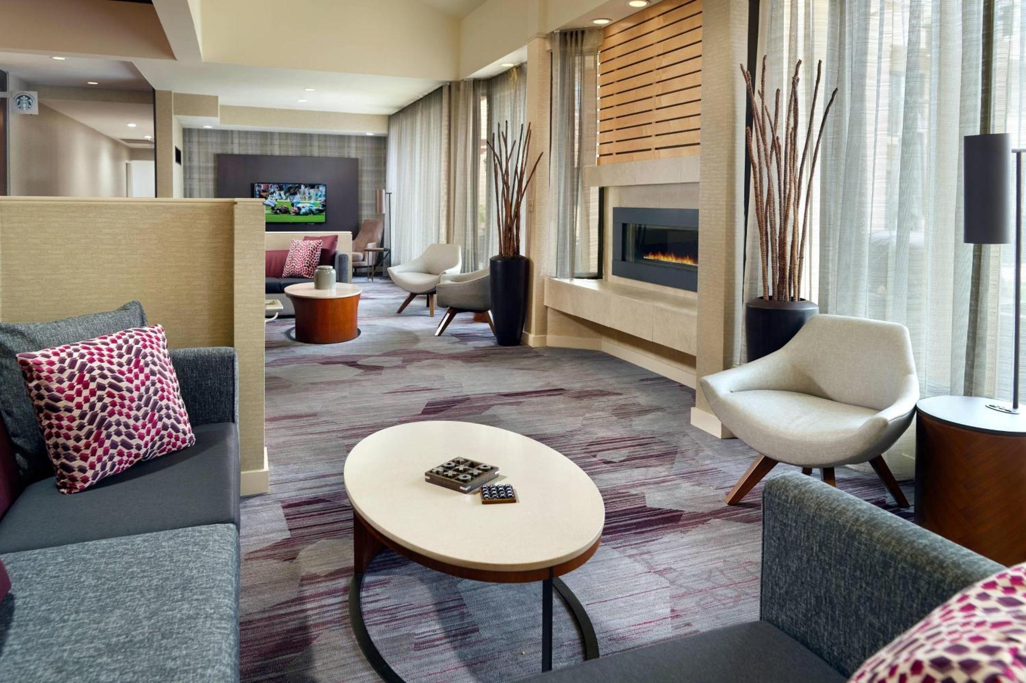 Courtyard By Marriott Raleigh Midtown Hotel Bagian luar foto