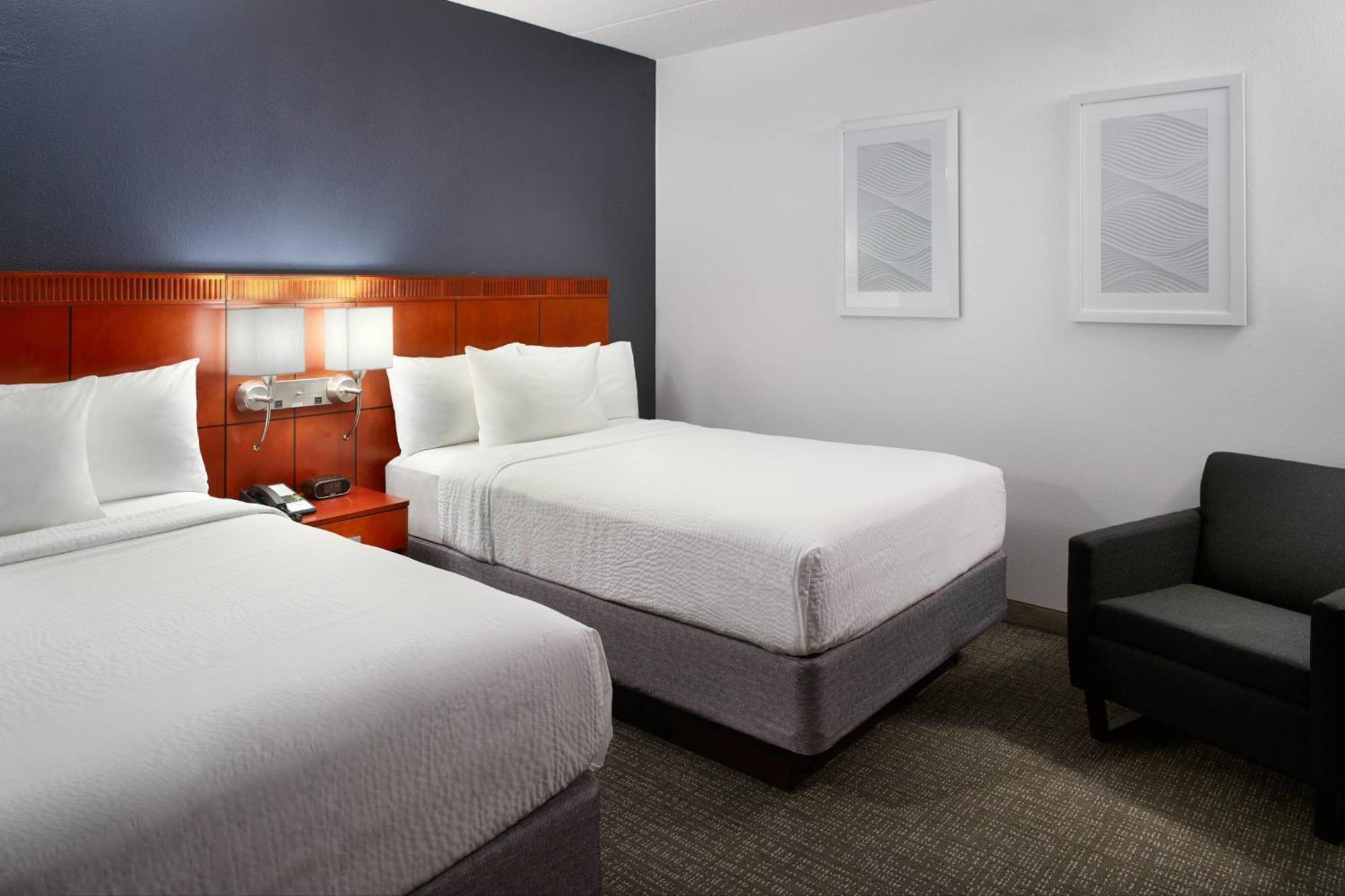 Courtyard By Marriott Raleigh Midtown Hotel Bagian luar foto
