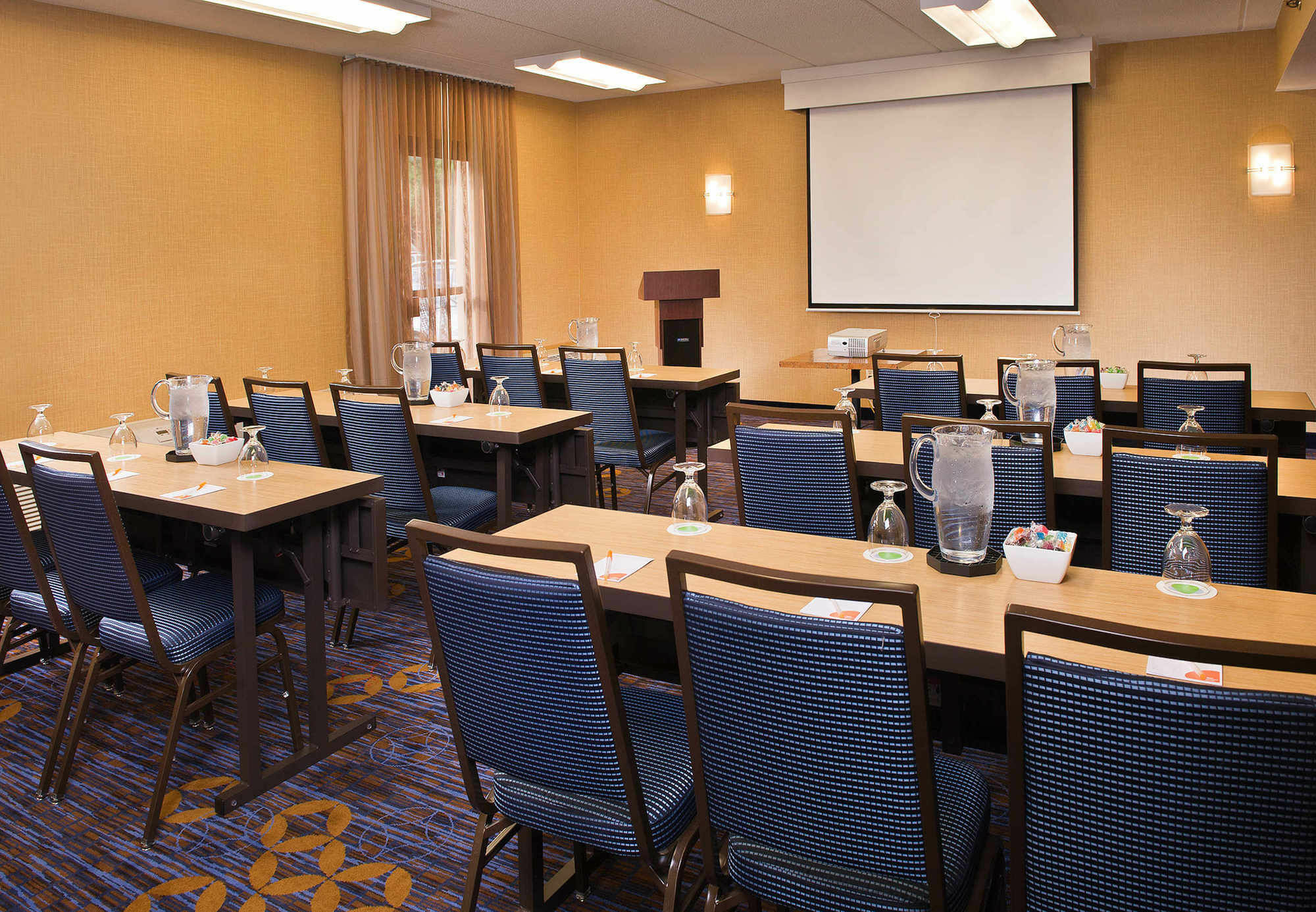 Courtyard By Marriott Raleigh Midtown Hotel Bagian luar foto