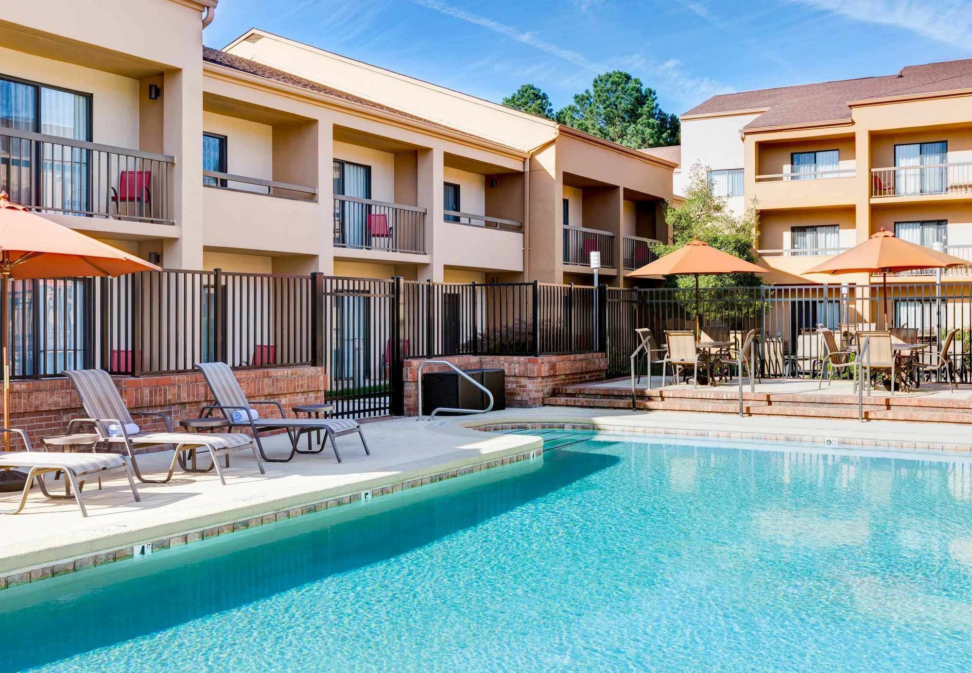 Courtyard By Marriott Raleigh Midtown Hotel Bagian luar foto